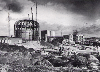 Bouw Hoge-Flux reactor op het Reactorcentrum in Petten (1958)